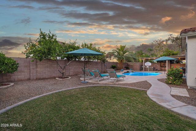 2762 E CAROB Drive, Gilbert, AZ 85298