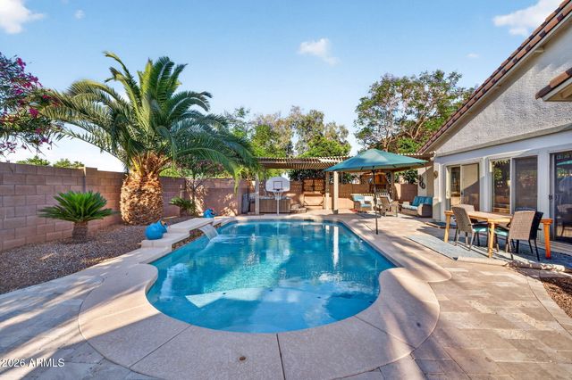 2762 E CAROB Drive, Gilbert, AZ 85298