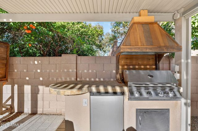 2762 E CAROB Drive, Gilbert, AZ 85298