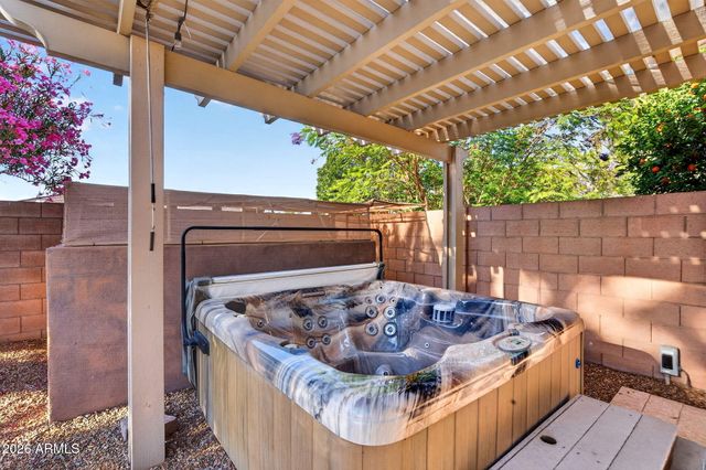 2762 E CAROB Drive, Gilbert, AZ 85298