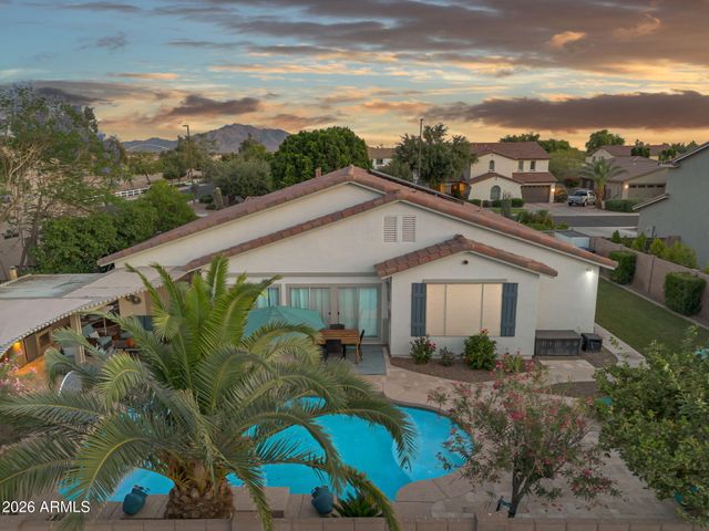 2762 E CAROB Drive, Gilbert, AZ 85298