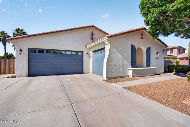 2762 E CAROB Drive, Gilbert, AZ 85298