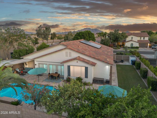 2762 E CAROB Drive, Gilbert, AZ 85298