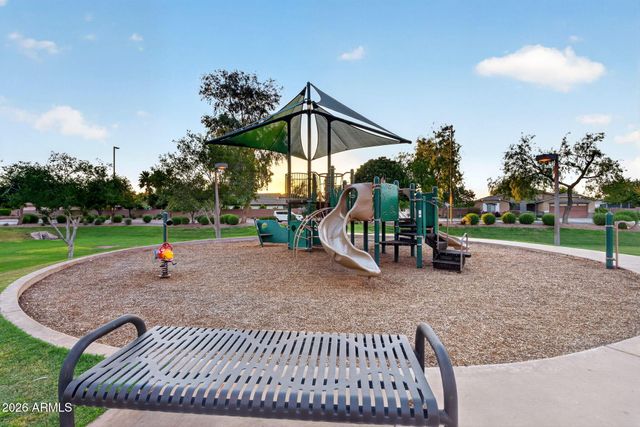 2762 E CAROB Drive, Gilbert, AZ 85298