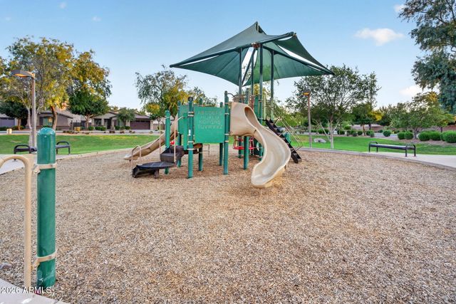 2762 E CAROB Drive, Gilbert, AZ 85298