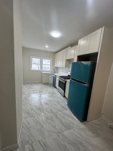 76 WEST 54TH ST, Bayonne, NJ 07002