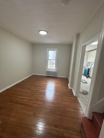 76 WEST 54TH ST, Bayonne, NJ 07002