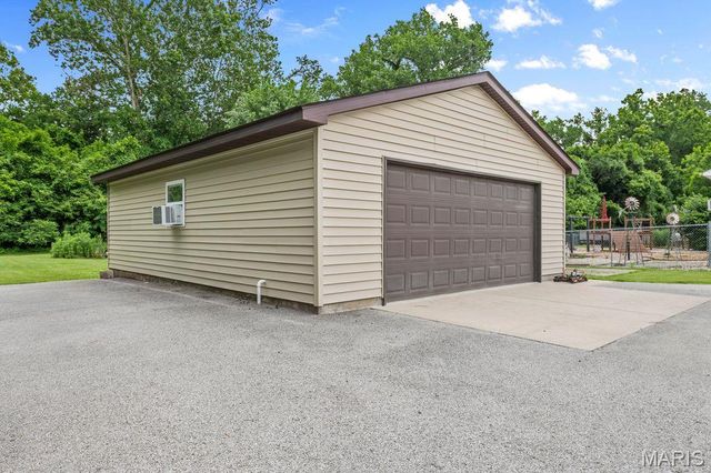 323 Brookside Drive, Caseyville, IL 62232