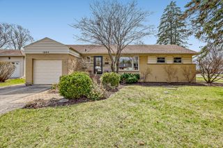 1605 W Fremont Street, Arlington Heights, IL 60005