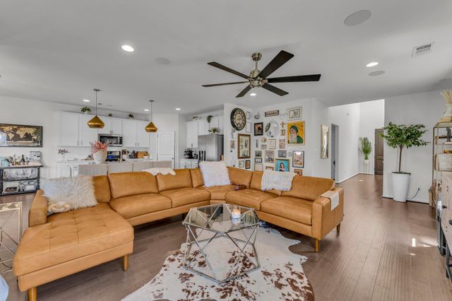 306 Cold Spring LOOP, Bastrop, TX 78602