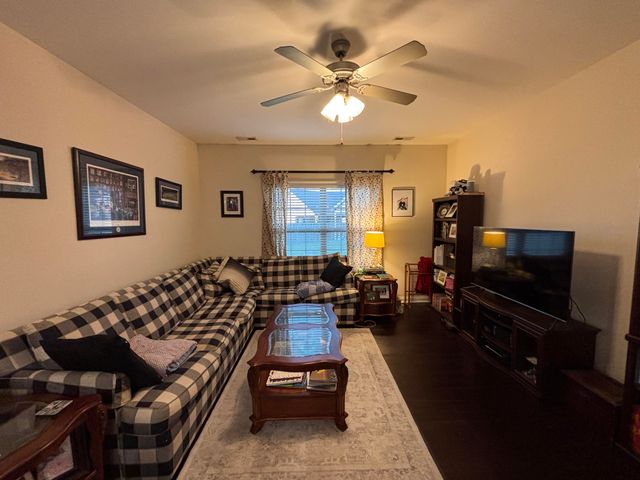1136 Mountain Laurel Way, Lexington, KY 40511