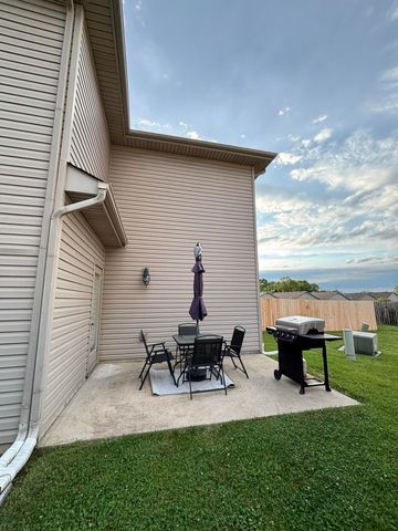 1136 Mountain Laurel Way, Lexington, KY 40511