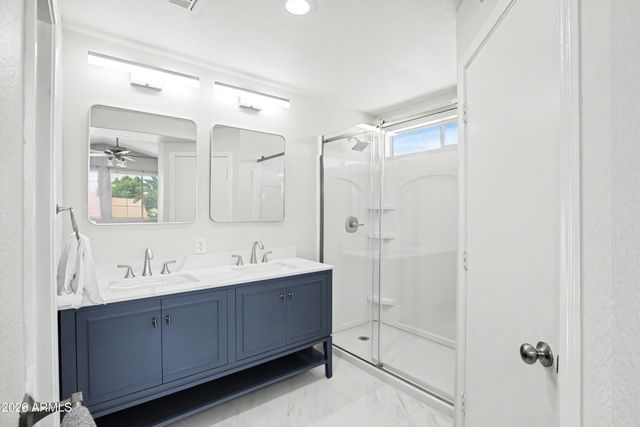 1017 W LEAH Lane, Gilbert, AZ 85233