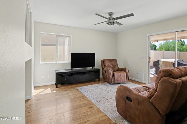 1017 W LEAH Lane, Gilbert, AZ 85233