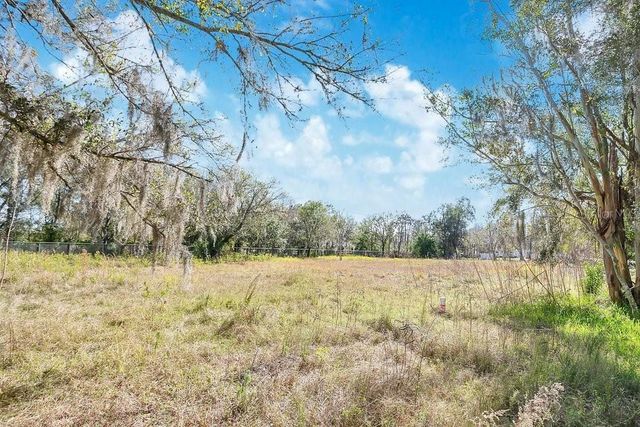 1426 SIERRA PINES BOULEVARD, Lutz, FL 33558