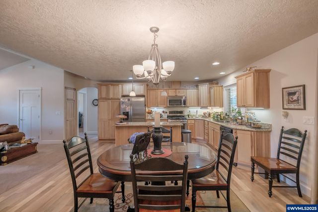 4913 Mimosa Cir, Sweet Home, OR 97386