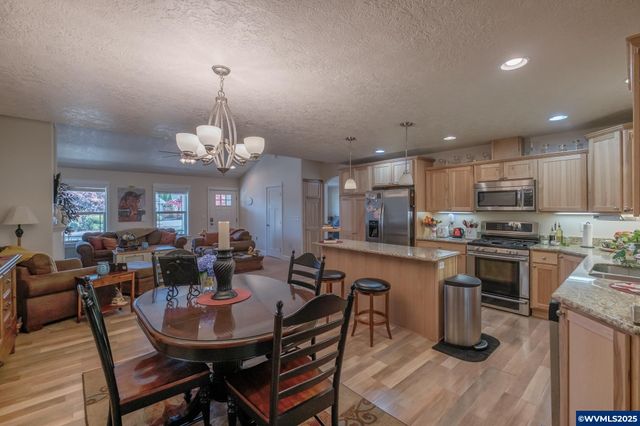 4913 Mimosa Cir, Sweet Home, OR 97386
