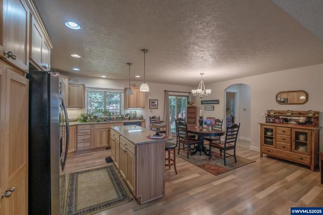 4913 Mimosa Cir, Sweet Home, OR 97386