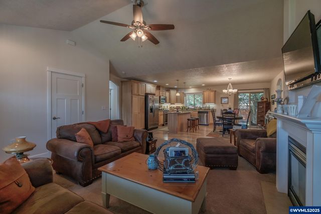 4913 Mimosa Cir, Sweet Home, OR 97386