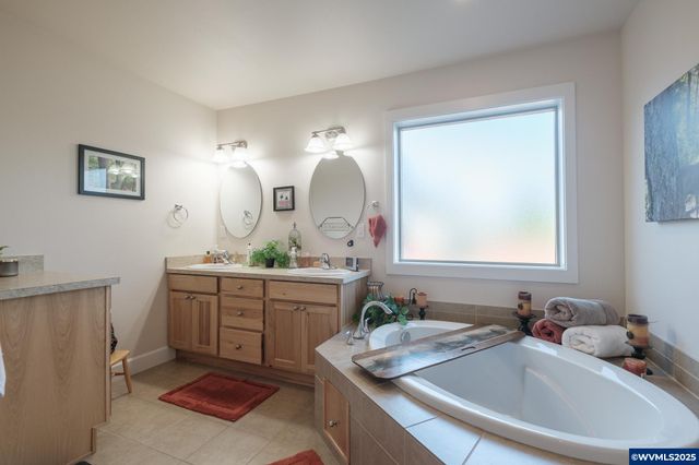 4913 Mimosa Cir, Sweet Home, OR 97386