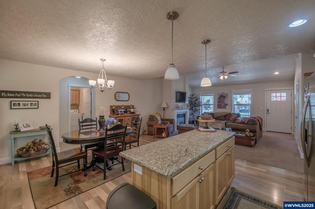 4913 Mimosa Cir, Sweet Home, OR 97386