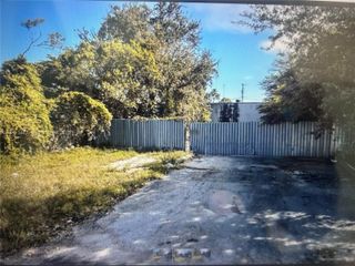 2321 SW 56th Ter, West Park, FL 33023