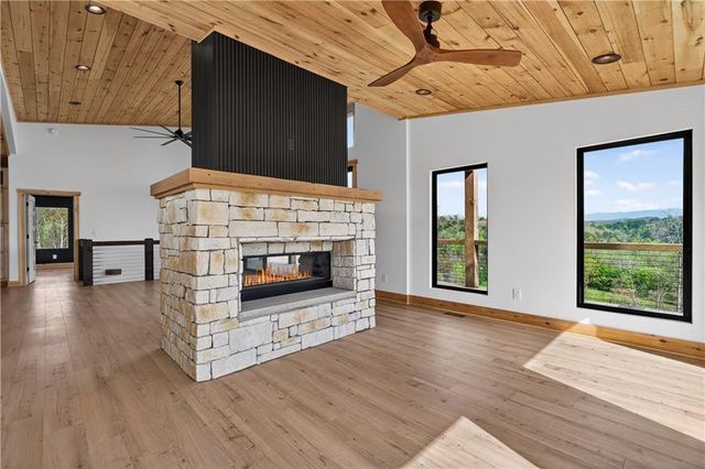 251 Mystic Drive, Ellijay, GA 30540