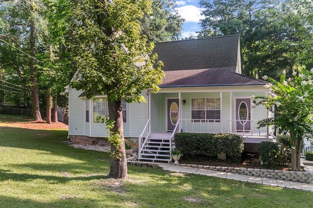 910 Derbyshire Dr., Dothan, AL 36303