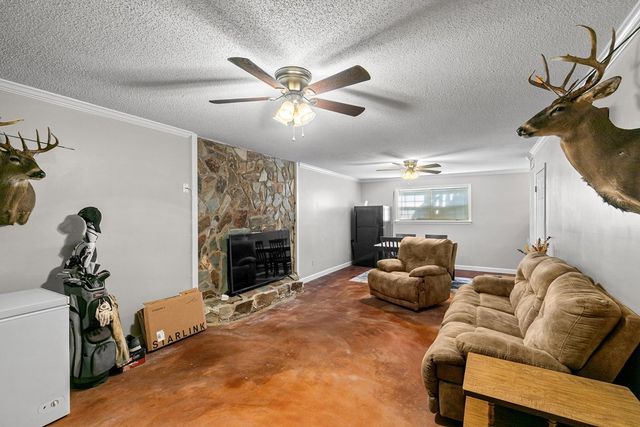 910 Derbyshire Dr., Dothan, AL 36303