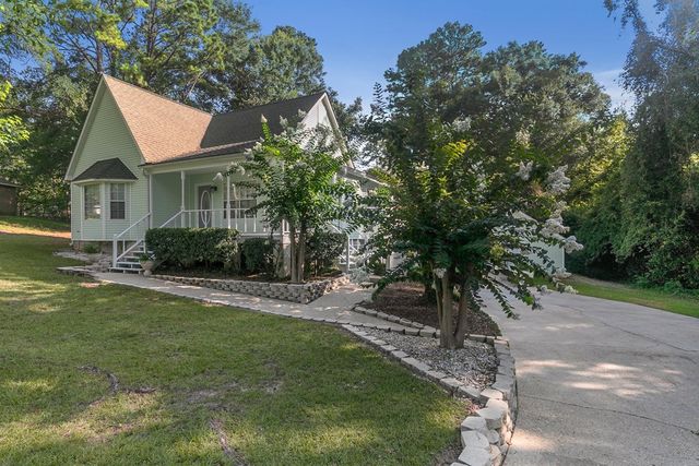 910 Derbyshire Dr., Dothan, AL 36303