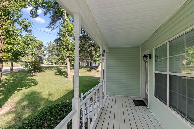 910 Derbyshire Dr., Dothan, AL 36303