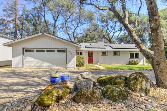 3899 Martin Ln, Loomis, CA 95650