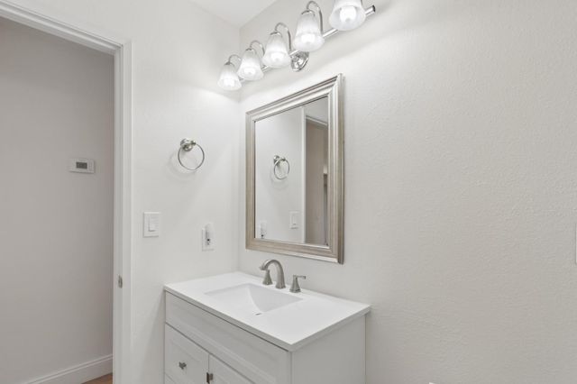 3899 Martin Ln, Loomis, CA 95650