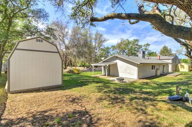 3899 Martin Ln, Loomis, CA 95650