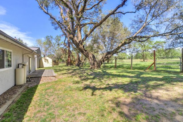 3899 Martin Ln, Loomis, CA 95650