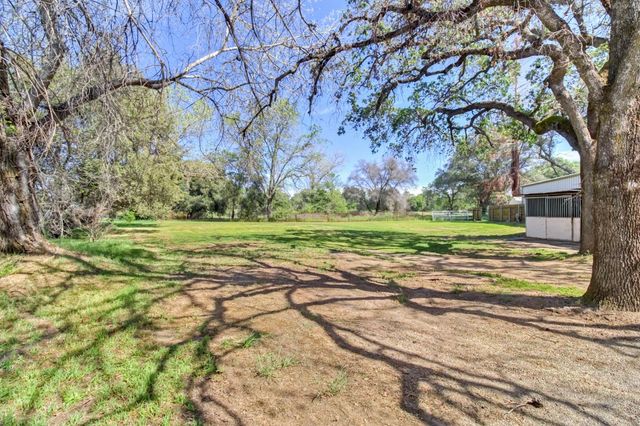 3899 Martin Ln, Loomis, CA 95650