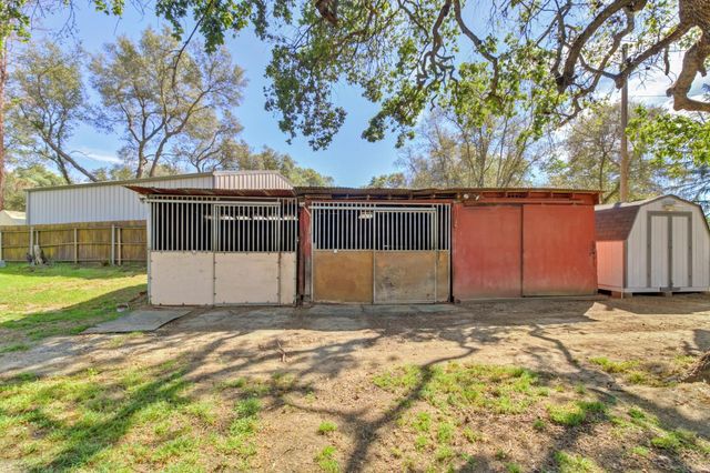 3899 Martin Ln, Loomis, CA 95650