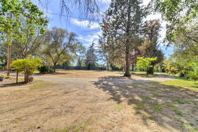 3899 Martin Ln, Loomis, CA 95650