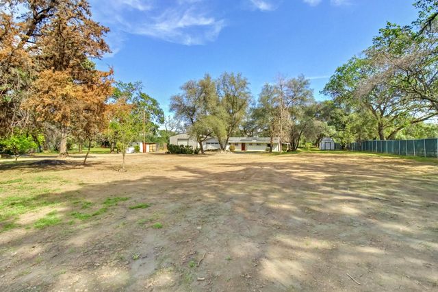 3899 Martin Ln, Loomis, CA 95650