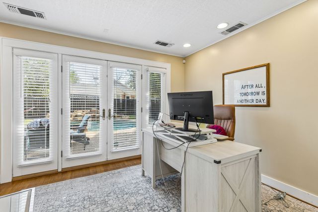 2235 Mistletoe Boulevard, Fort Worth, TX 76110