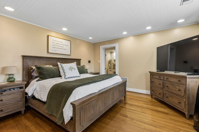 2235 Mistletoe Boulevard, Fort Worth, TX 76110