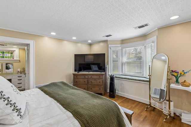 2235 Mistletoe Boulevard, Fort Worth, TX 76110