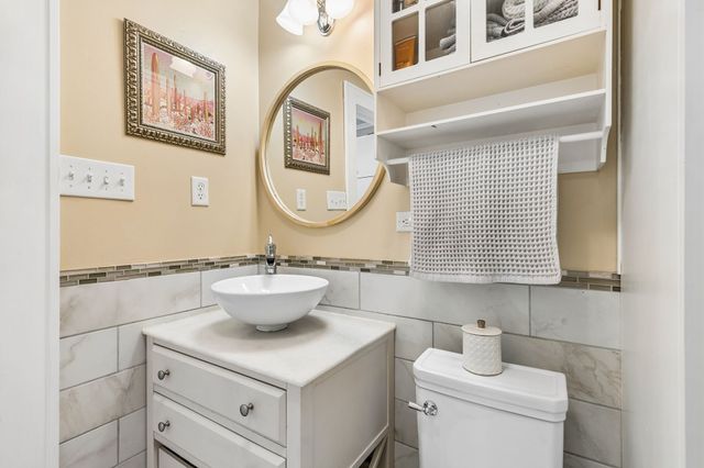 2235 Mistletoe Boulevard, Fort Worth, TX 76110