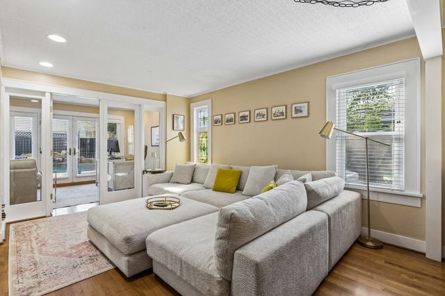 2235 Mistletoe Boulevard, Fort Worth, TX 76110