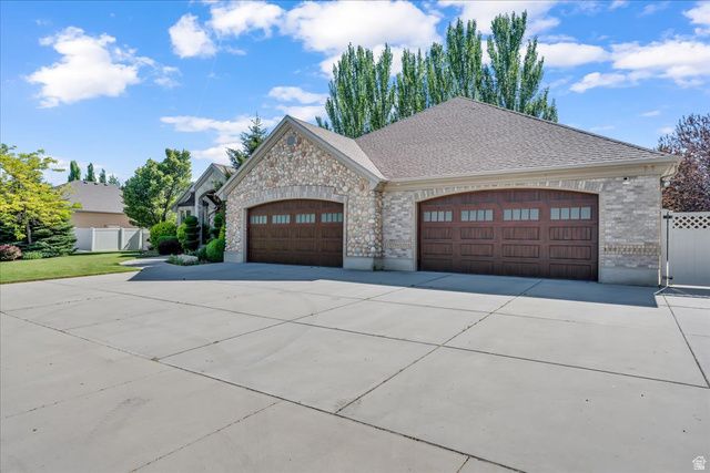 10605 S WILLOW VALLEY RD, South Jordan, UT 84095