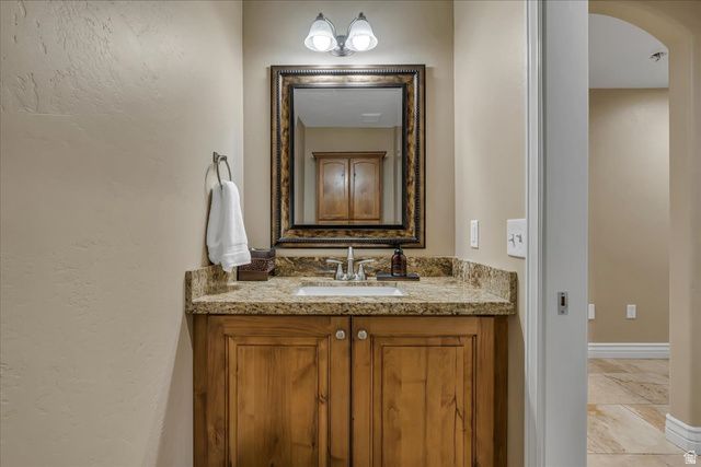 10605 S WILLOW VALLEY RD, South Jordan, UT 84095