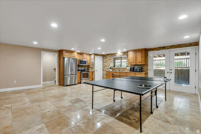 10605 S WILLOW VALLEY RD, South Jordan, UT 84095