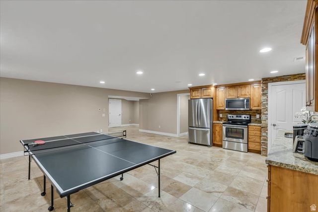 10605 S WILLOW VALLEY RD, South Jordan, UT 84095