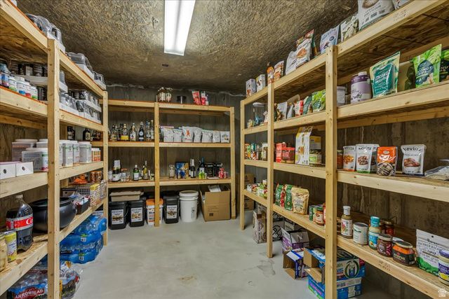 10605 S WILLOW VALLEY RD, South Jordan, UT 84095