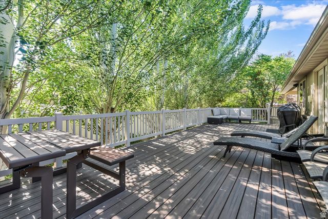 10605 S WILLOW VALLEY RD, South Jordan, UT 84095